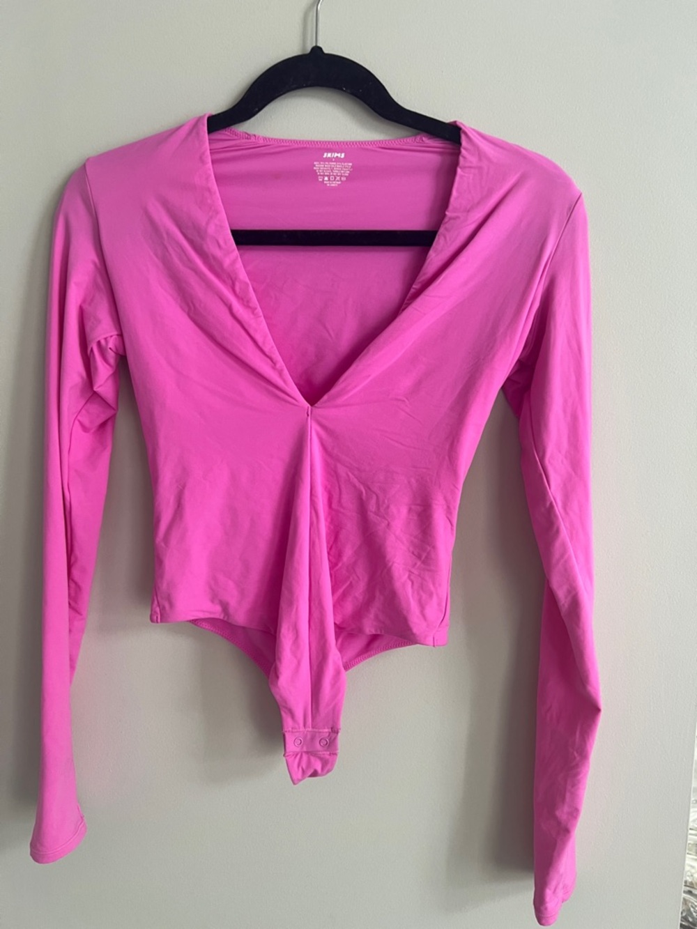 SKIMS Hot Pink Long-Sleeve V-Neck Bodysuit, Size S